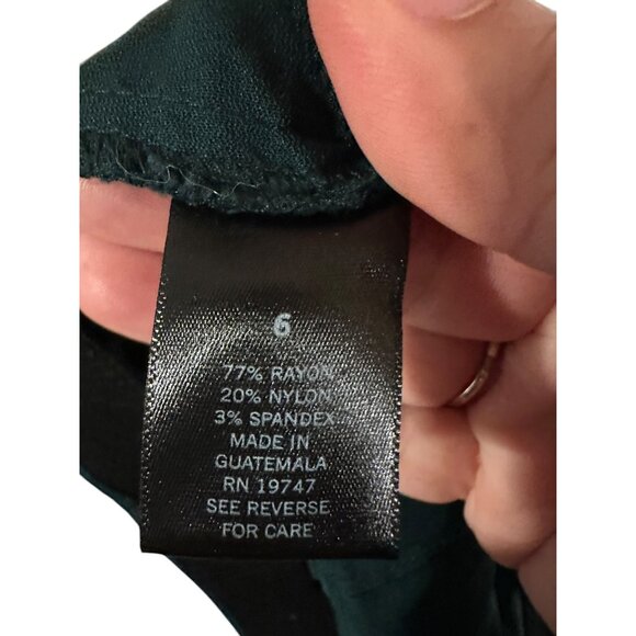 🍒 2/$20 🍒 Roz & Ali Womens Size 6 Green Ankle Pants With Gold Button Detail - Picture 6 of 7